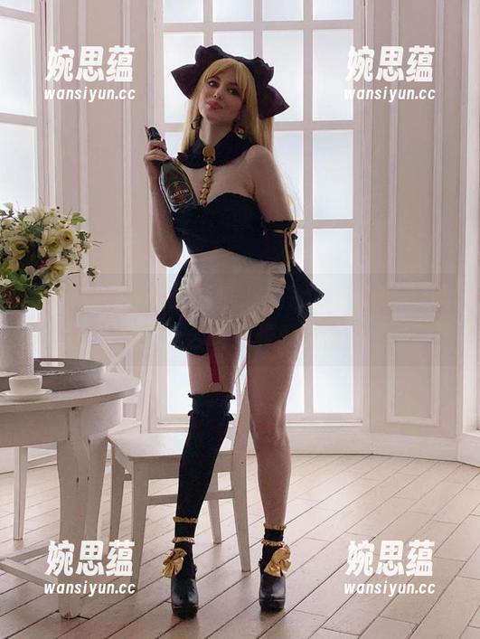 不刷不行！长腿图包，Alina Becker演示了什么叫优雅和性感。